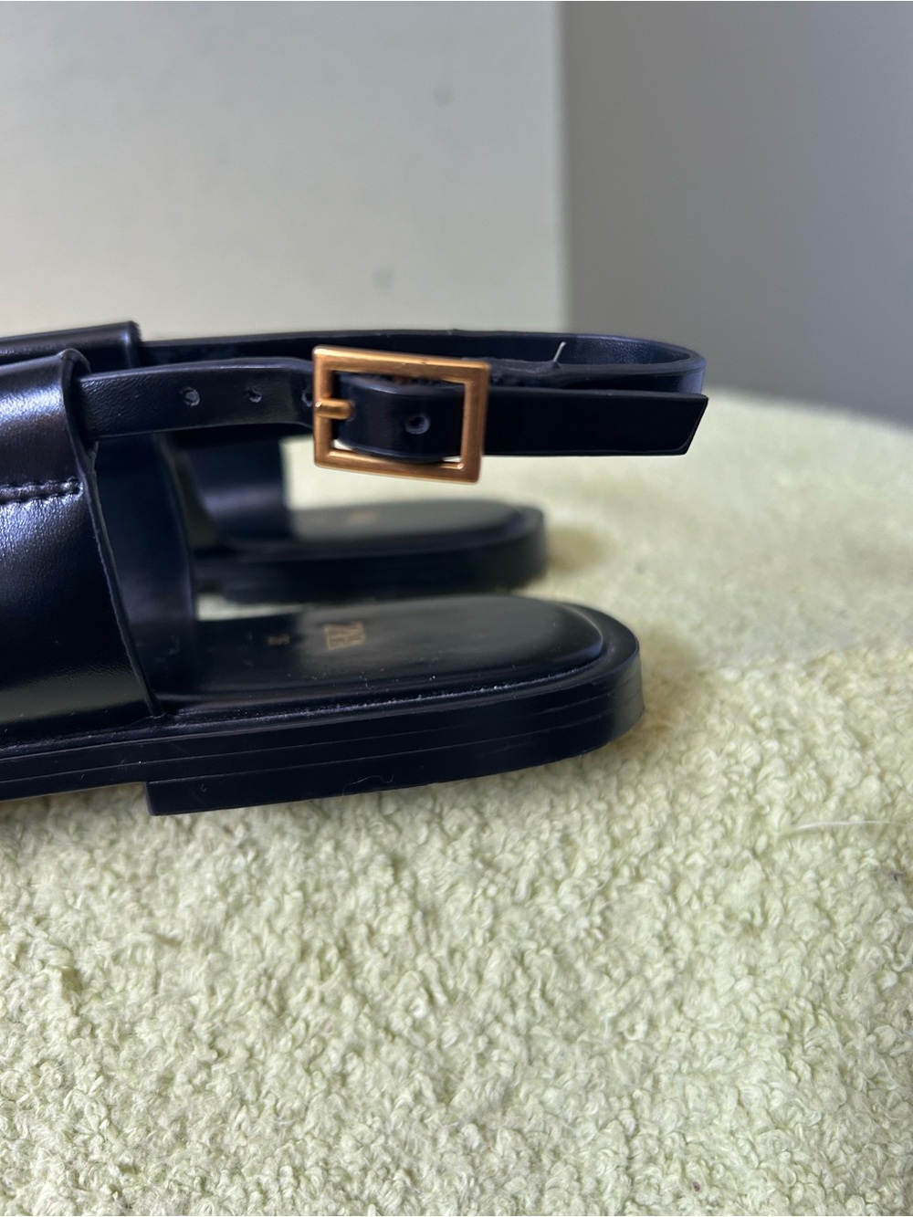 Zara Black Strappy Toe-Ring Sandals with Gold Accent - Picture 8 of 11